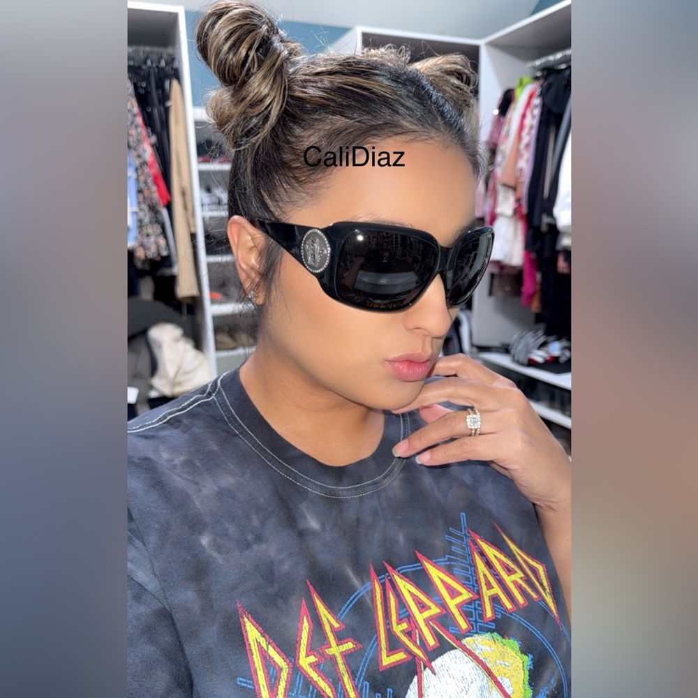 Versace sunglasses - Picture 3 of 6